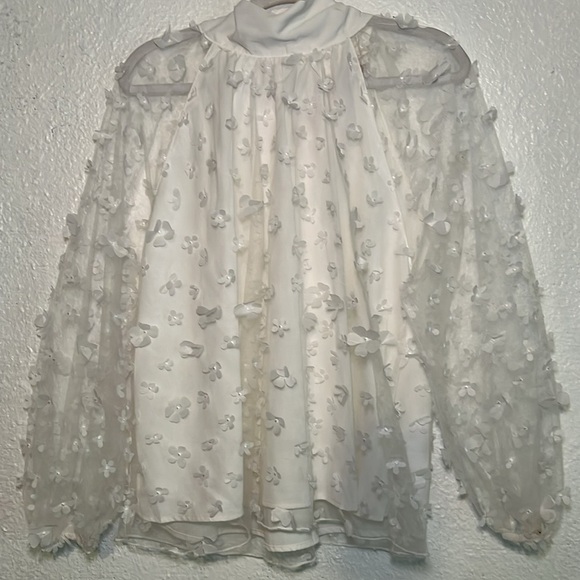 NWT Entro white sheer floral sleeved top with back tie size large - Picture 2 of 11